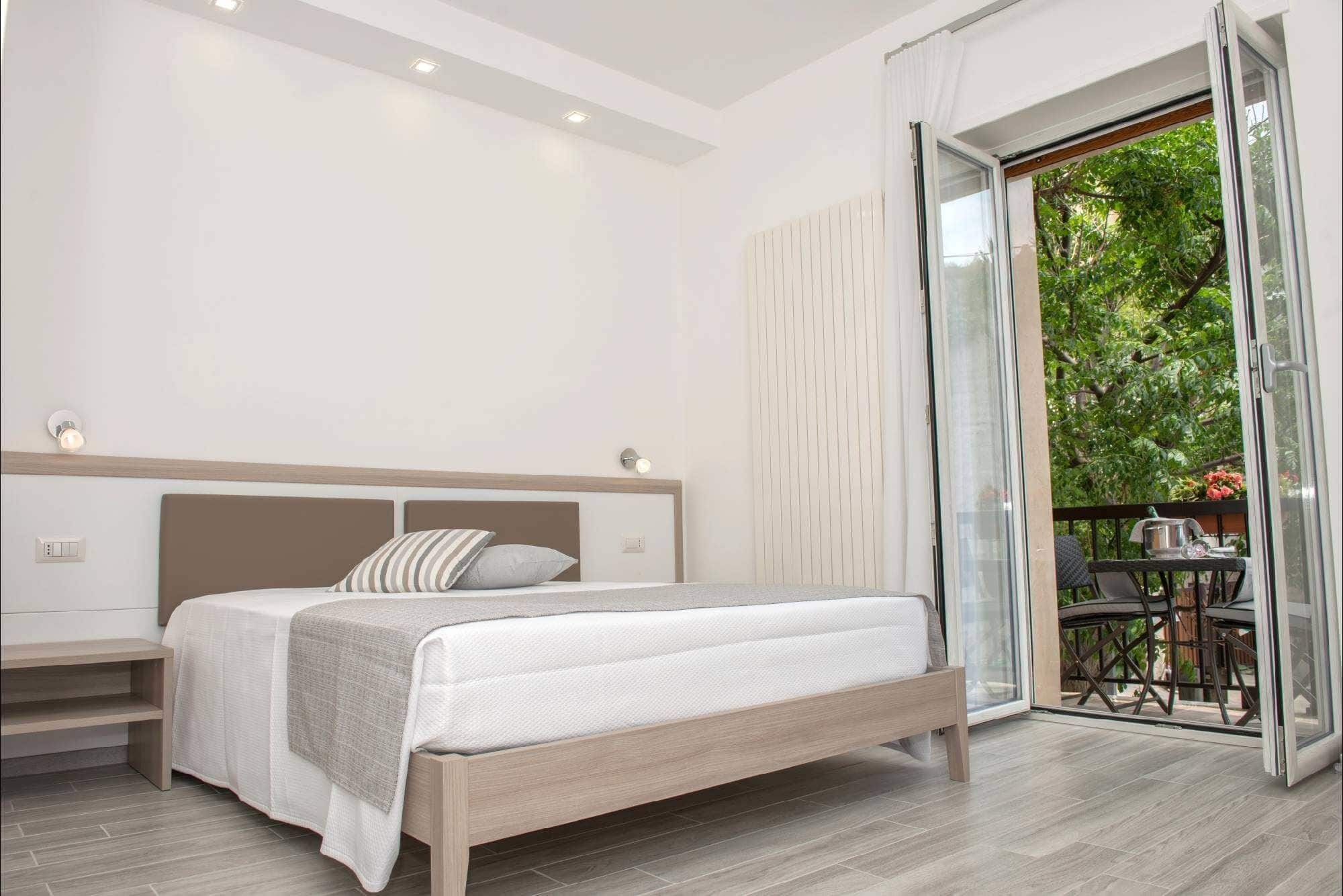 A Un Passo Dal Mare Bed & Breakfast เวียสเต ภายนอก รูปภาพ