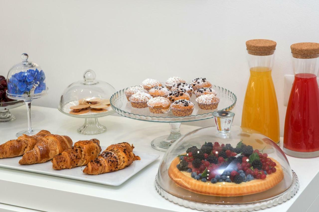 A Un Passo Dal Mare Bed & Breakfast เวียสเต ภายนอก รูปภาพ